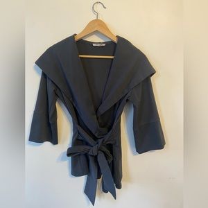 Dark gray tie waist hooded 3/4 sleeve soft blazer, excellent used condition sz M